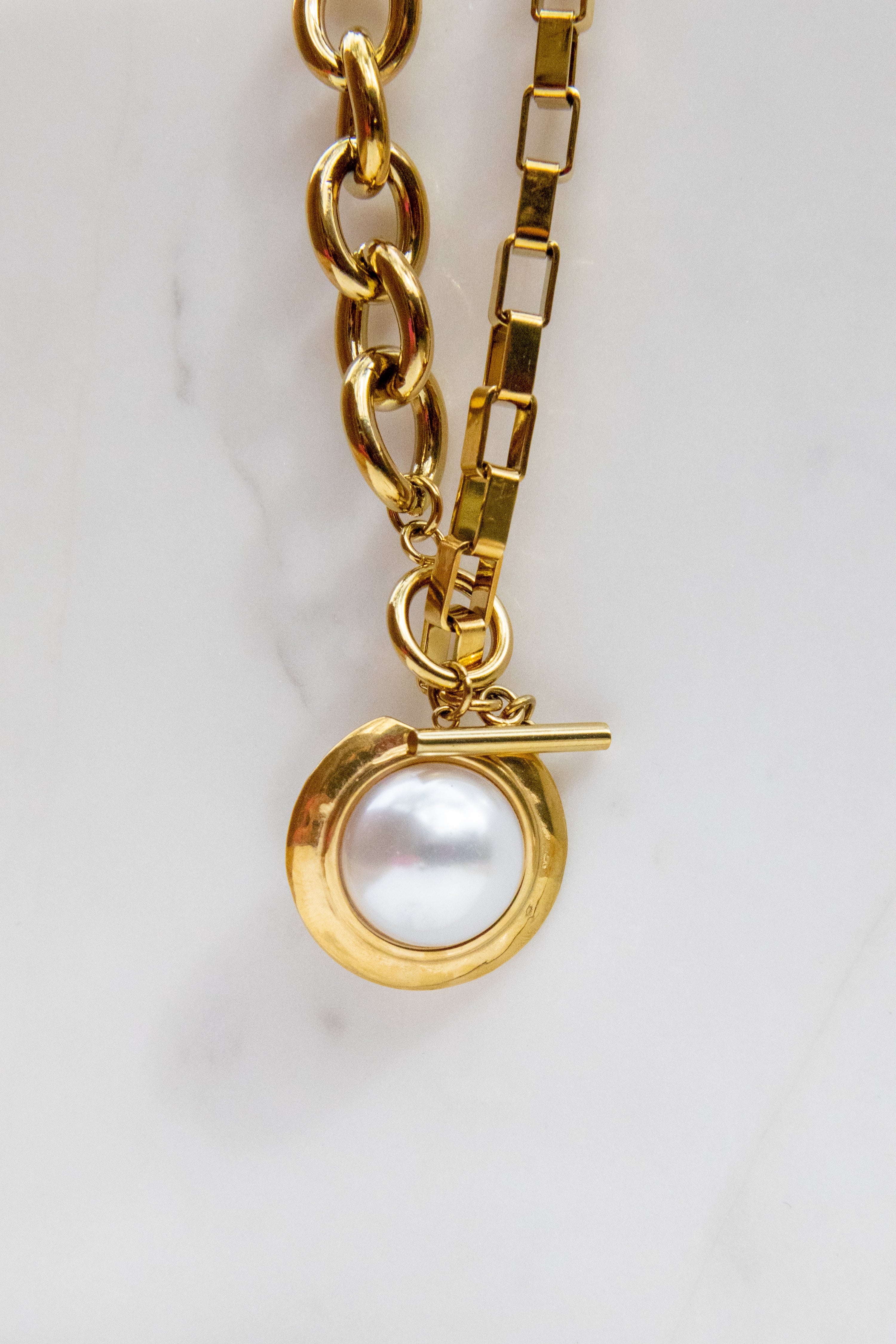 pearl medallion NECKLACE