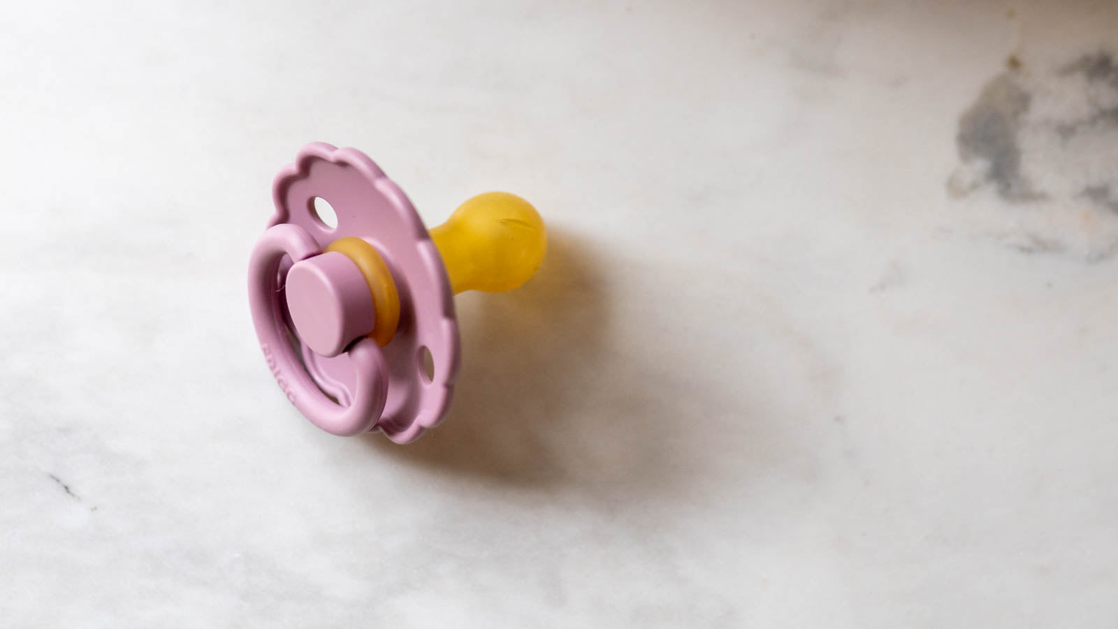 baby pink & lychee FLOWER PACIFIER