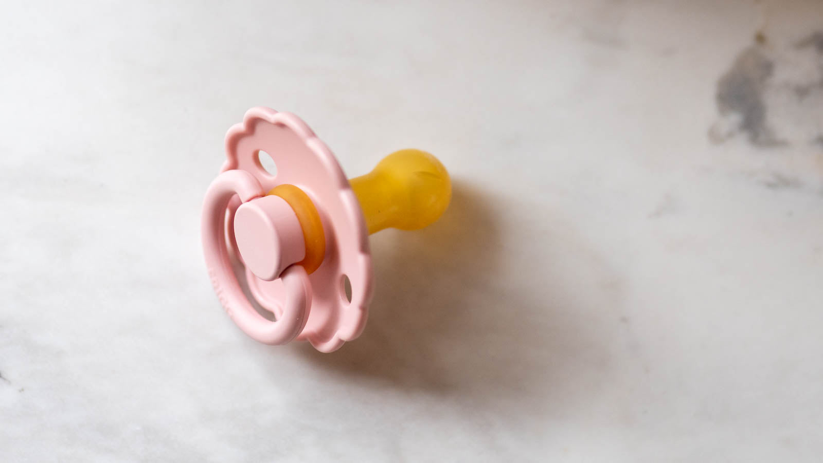 baby pink & lychee FLOWER PACIFIER